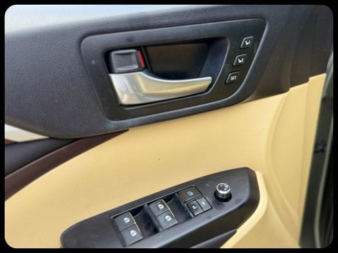 Used 2016 Toyota Highlander Limited Platinum FWD image 20
