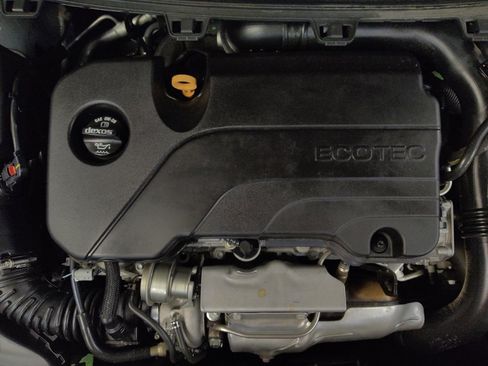 Used 2018 Chevrolet Cruze LS image 30