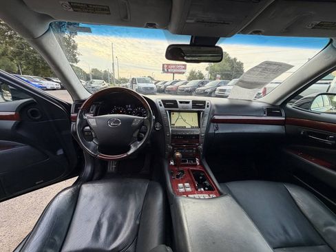 Used 2007 Lexus LS 460 L w/ Luxury Pkg RWD image 27