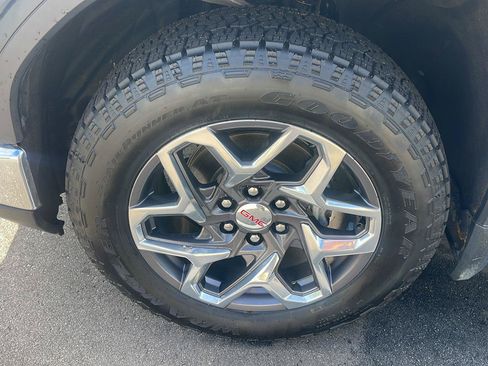 Used 2023 GMC Sierra 1500 SLT w/ SLT Premium Package AWD/4WD image 5