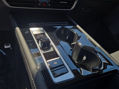 New 2025 Volkswagen Atlas SEL Premium R-Line image 24