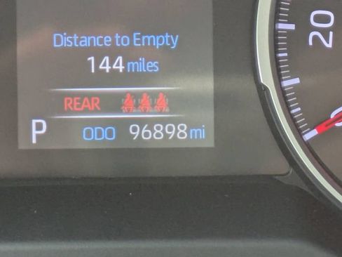 Used 2021 Toyota RAV4 XLE FWD image 30