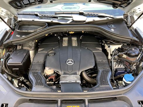 Used 2019 Mercedes-Benz GLS 450 4MATIC image 9