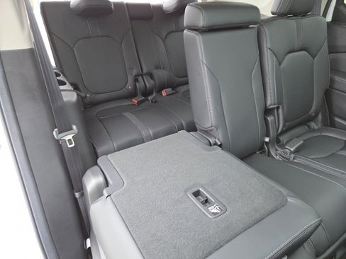 Used 2025 Honda Pilot Touring image 25