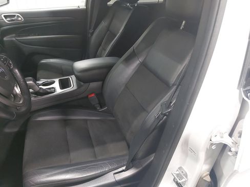 Used 2021 Jeep Grand Cherokee Laredo X AWD/4WD image 14