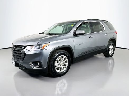 Used 2020 Chevrolet Traverse LT w/ LPO, Blackout Package image 4