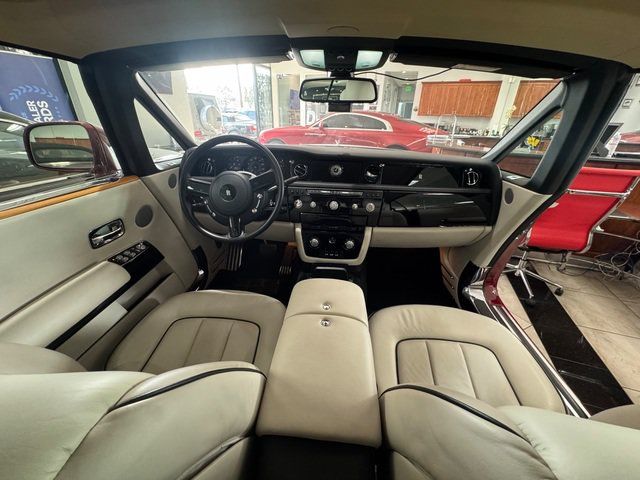 Used 2014 Rolls-Royce Phantom Drophead Coupe RWD image 5