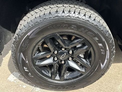 Used 2022 Chevrolet Silverado 1500 Custom Trail Boss w/ Midnight Edition image 31