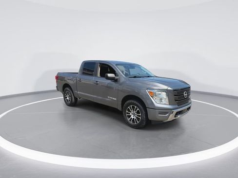 Used 2024 Nissan Titan SV AWD/4WD image 2