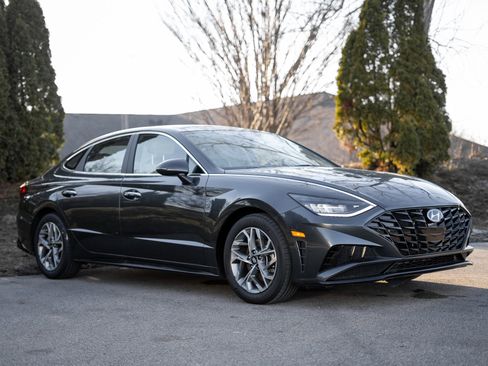 Used 2023 Hyundai Sonata SEL w/ Convenience Package image 3