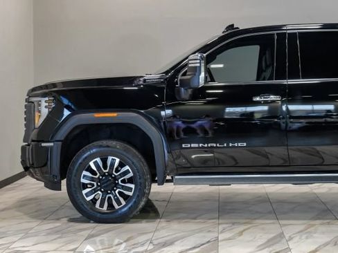 Used 2024 GMC Sierra 2500 Denali Ultimate AWD/4WD image 18