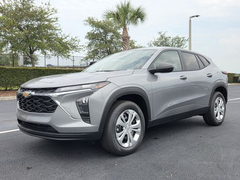 New 2026 Chevrolet Trax LS w/ Driver Confidence Package FWD image 2