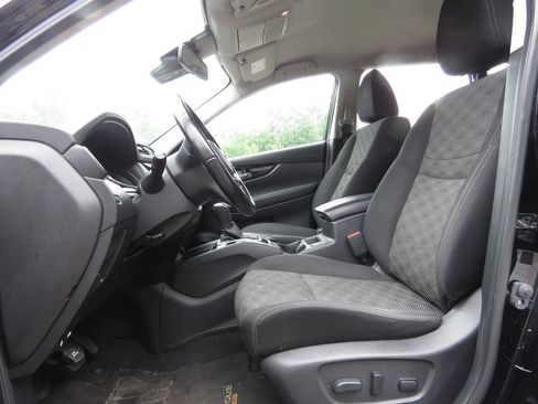 Used 2021 Nissan Rogue Sport SV AWD/4WD image 10