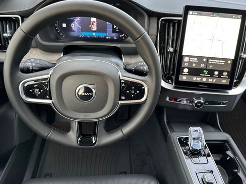 New 2026 Volvo XC90 B6 Ultra w/ Protection Package AWD/4WD image 13
