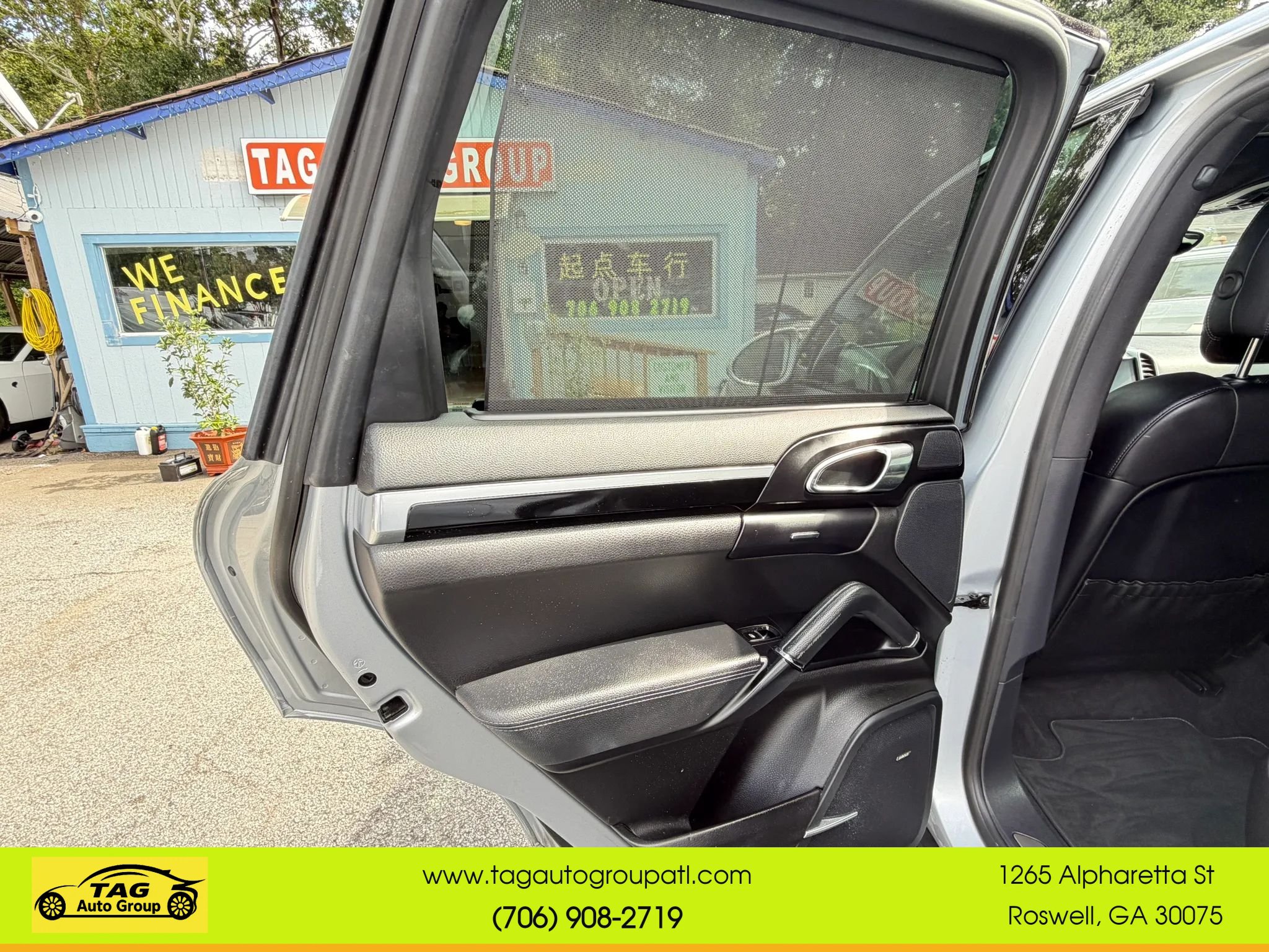 Used 2017 Porsche Cayenne S Platinum AWD/4WD image 11