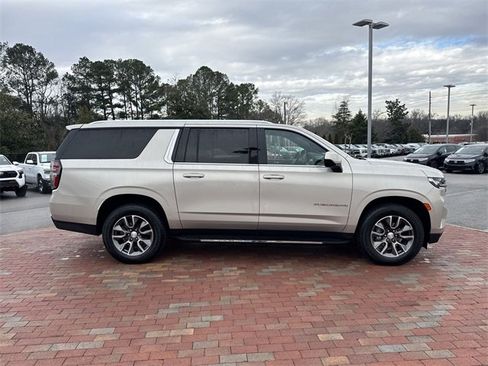 Used 2022 Chevrolet Suburban LT image 37