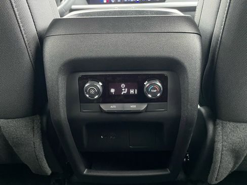 New 2026 Chevrolet Traverse LT FWD image 30