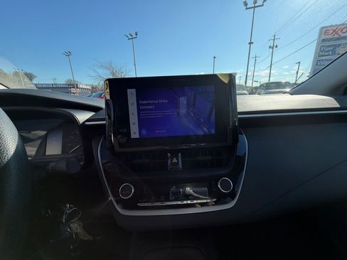 Used 2025 Toyota Corolla LE image 17