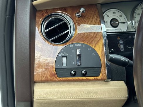 Used 2012 Rolls-Royce Ghost RWD image 46