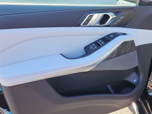 New 2026 BMW X5 xDrive50e image 8