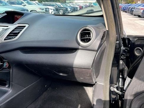 Used 2012 Ford Fiesta SE image 23