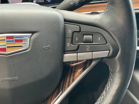 Used 2024 Cadillac Escalade Premium Luxury AWD/4WD image 18