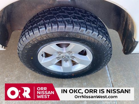 Used 2021 RAM 1500 Classic SLT image 9