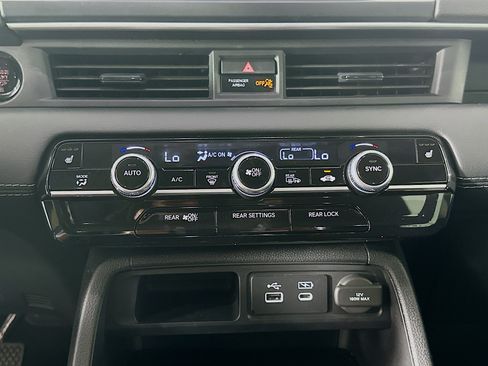 Used 2025 Honda Pilot EX-L image 36