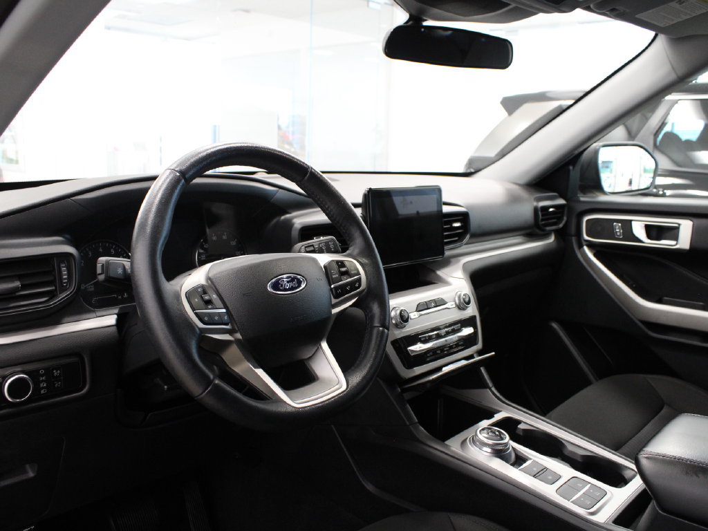Used 2023 Ford Explorer XLT RWD image 13
