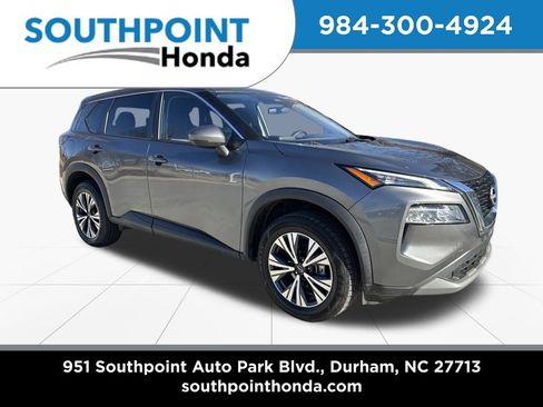 Used 2022 Nissan Rogue SV image 1