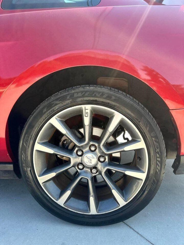 Used 2011 Ford Mustang GT Premium w/ 402A Rapid Spec Order Code RWD image 13