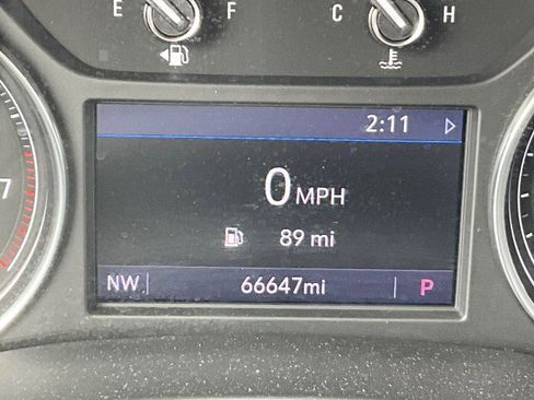 Used 2021 Buick Enclave Essence image 8