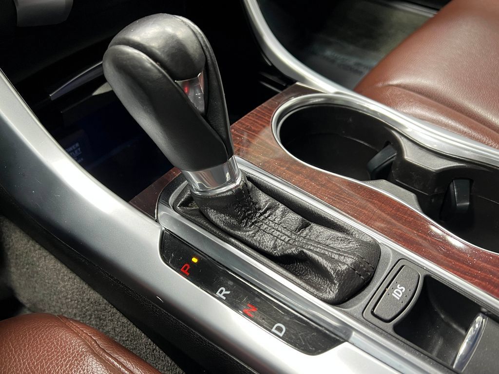 Used 2016 Acura TLX FWD image 30
