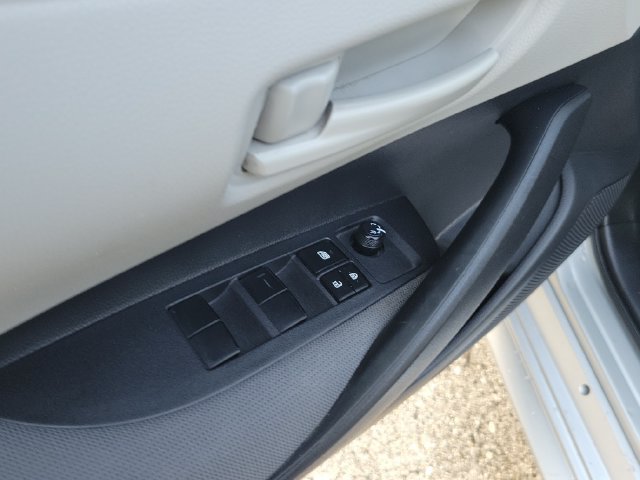 Used 2025 Toyota Corolla LE FWD image 12