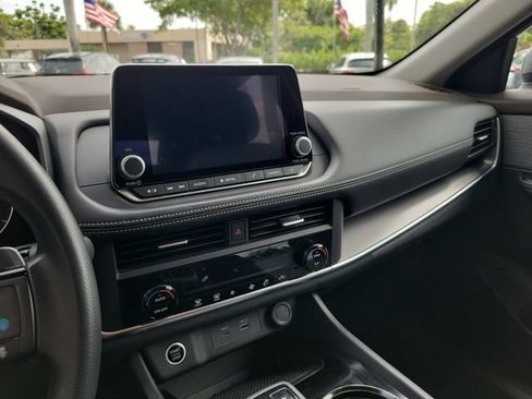 Used 2023 Nissan Rogue SV FWD image 24