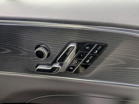 Certified 2025 Cadillac Lyriq Luxury image 34