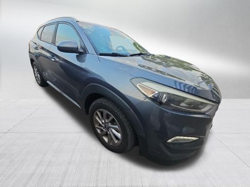 Used 2017 Hyundai Tucson SE w/ SE Popular Package 02 FWD image 3