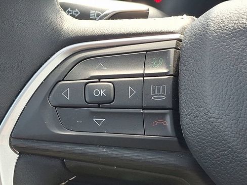 Certified 2023 Jeep Grand Cherokee Laredo X AWD/4WD image 23