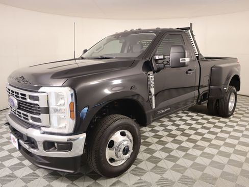 Used 2025 Ford F350 XLT w/ FX4 Off-Road Package image 9