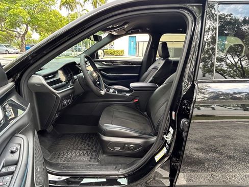 New 2024 Jeep Grand Cherokee Trailhawk image 9