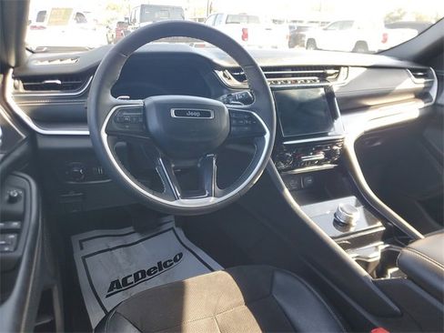 Certified 2023 Jeep Grand Cherokee L Laredo image 14