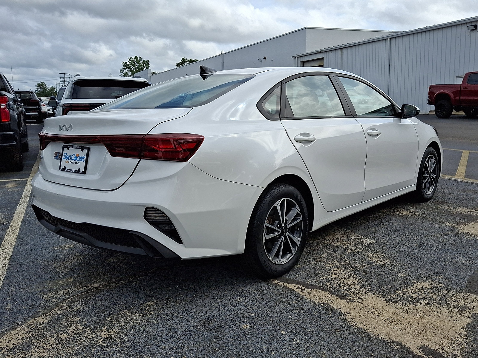 Used 2023 Kia Forte LXS w/ LXS Technology Package FWD image 6
