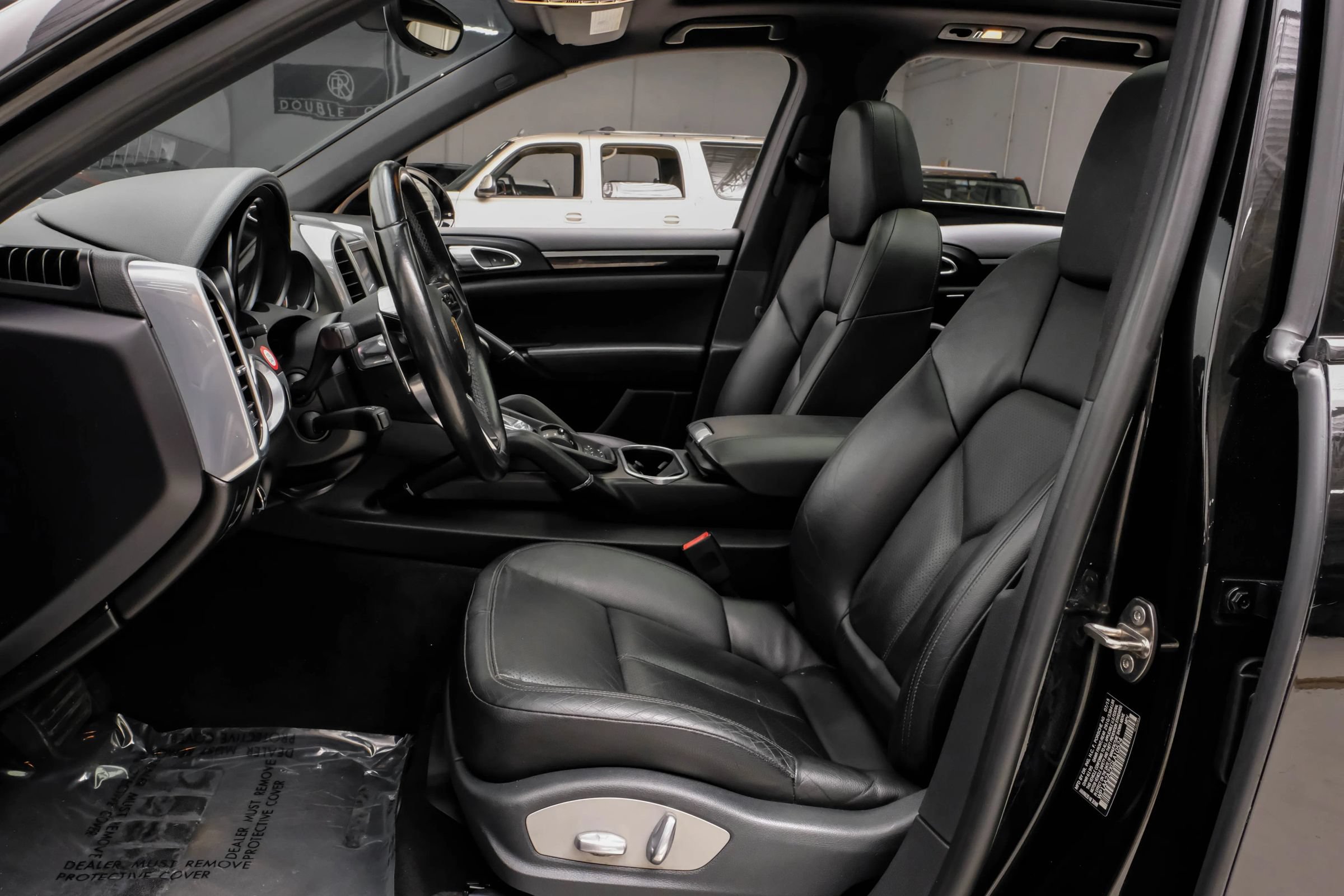 Used 2016 Porsche Cayenne AWD/4WD image 3