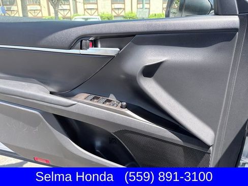 Used 2024 Toyota Camry SE FWD image 11