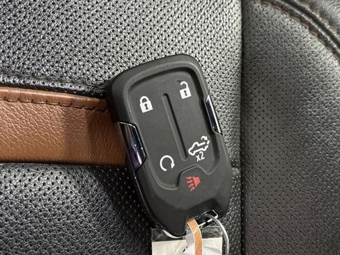 Used 2022 GMC Sierra 2500 AT4 w/ AT4 Premium Plus Package image 31