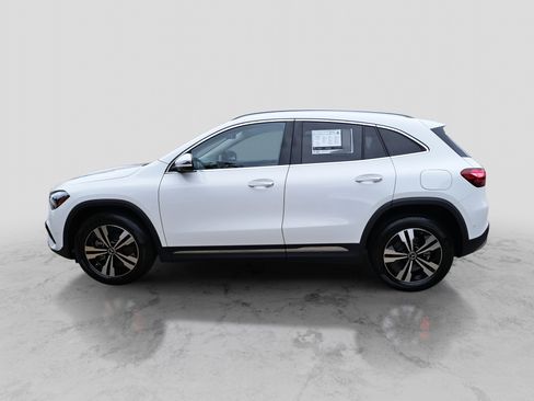 Certified 2025 Mercedes-Benz GLA 250 4MATIC image 9