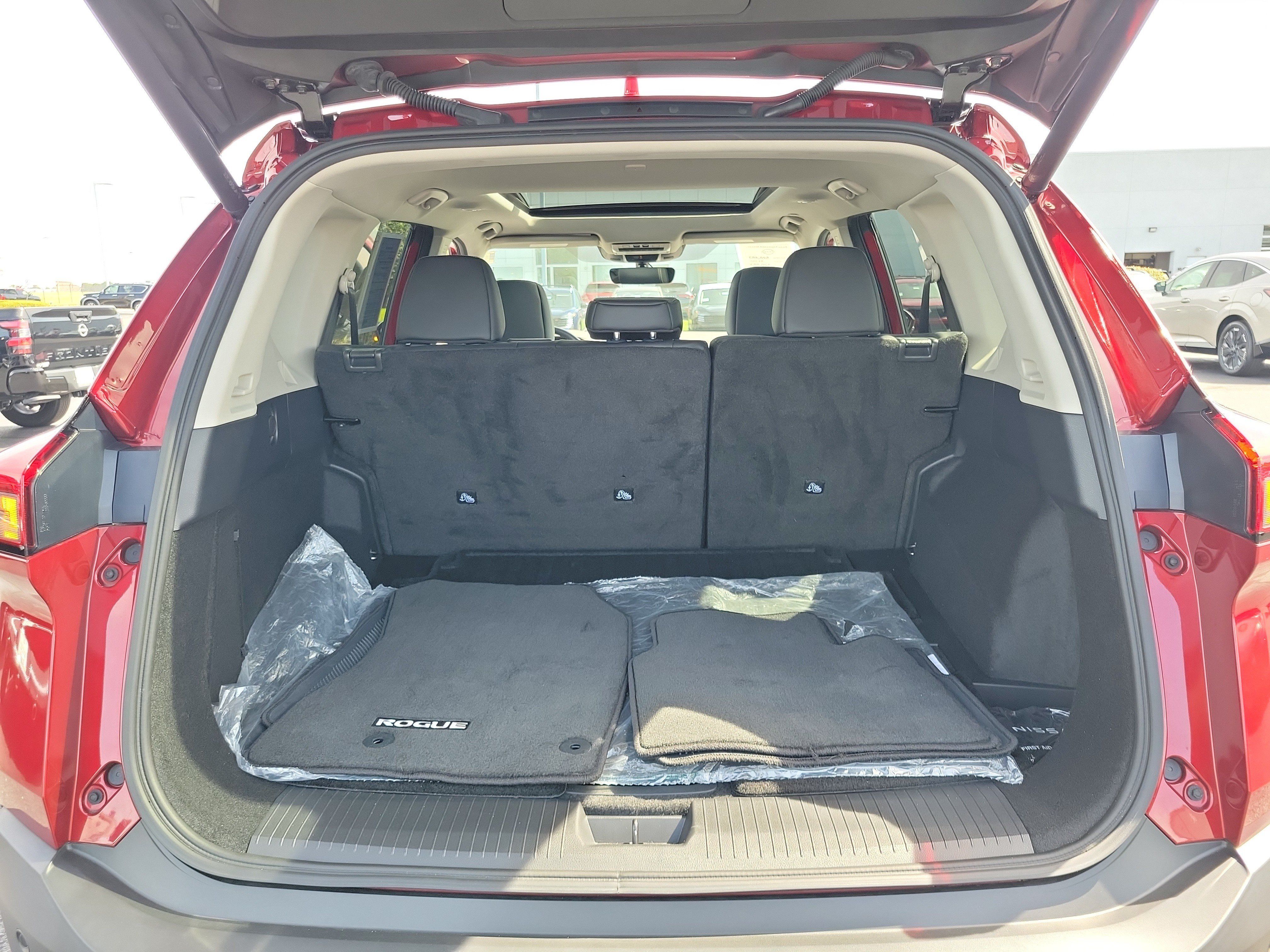 Used 2023 Nissan Rogue SL w/ SL Premium Package AWD/4WD image 8