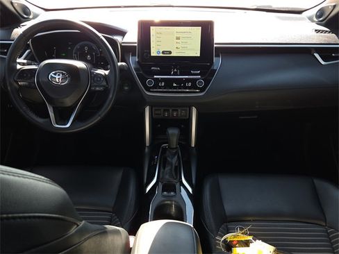 Used 2024 Toyota Corolla Cross XSE image 12