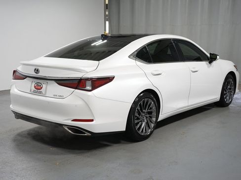 Used 2024 Lexus ES 350 Ultra Luxury w/ Accessory Package (Z2) image 8
