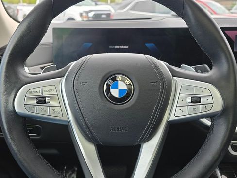 Used 2024 BMW X7 xDrive40i w/ Premium Package image 27